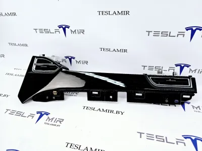 Декоративная накладка центральной консоли Tesla Model S 2019