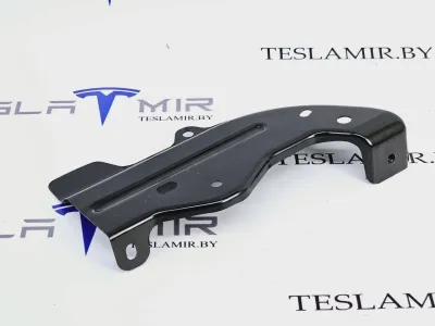Кронштейн крыла правый Tesla Model 3 2021