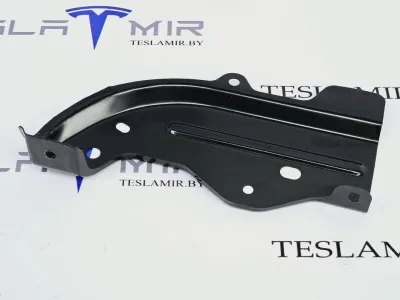 Кронштейн крыла правый Tesla Model 3 2021
