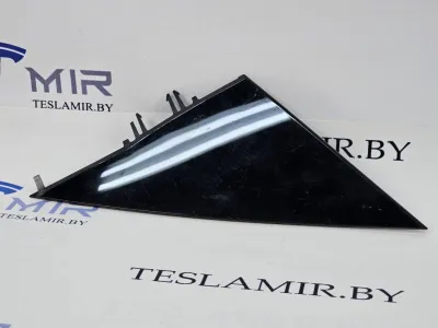 Накладка на зеркало (треугольник) правая Tesla Model 3 2023