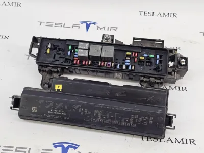 Блок предохранителей Tesla Model S 2018