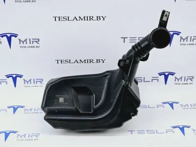 Бачок омывателя Tesla Model 3 2023