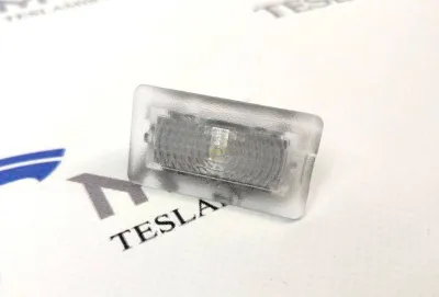 Фонарь подсветки двери/багажника белый (лампочка подсветки) Tesla Model 3 2021