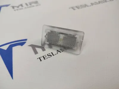 Фонарь подсветки двери/багажника белый (лампочка подсветки) Tesla Model 3 2022