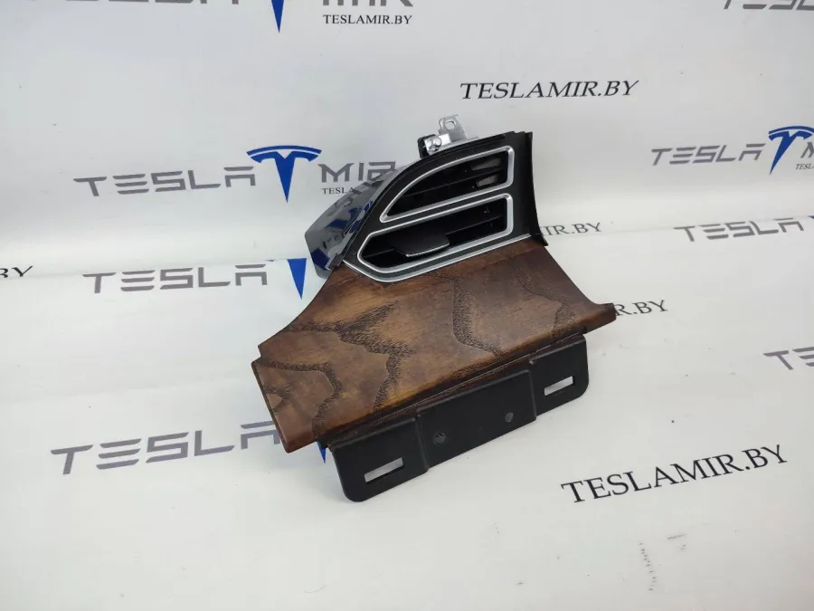 Декоративная накладка центральной консоли Tesla Model S 2018 — фото 1