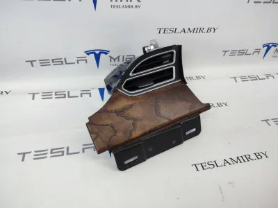 Декоративная накладка центральной консоли Tesla Model S 2018