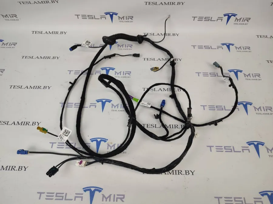 Проводка крышки багажника Tesla Model S 2018 — фото 1
