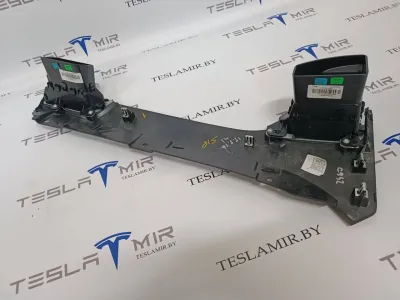 Декоративная накладка центральной консоли Tesla Model S 2019 — фото 2
