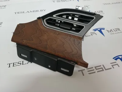 Декоративная накладка центральной консоли Tesla Model S 2018