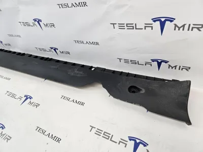 Накладка на порог левая Tesla Model Y 2025 — фото 3