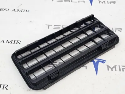Вентиляционный клапан заднего багажника (жабры) Tesla Model Y 2025 — фото 2