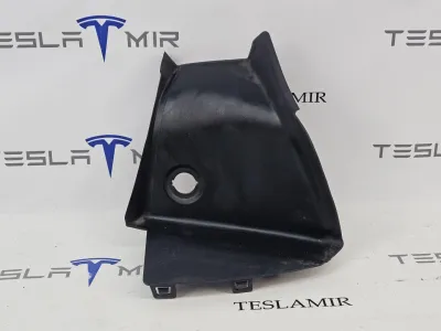 Накладка заднего фонаря правая Tesla Model Y 2025