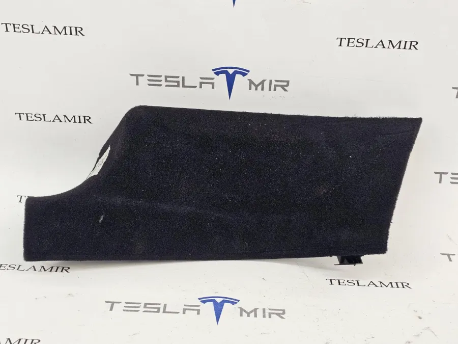 Накладка стойки С внутренняя левая нижняя Tesla Model Y 2025 — фото 1