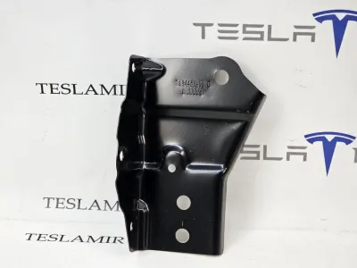 Кронштейн нижнего усилителя переднего бампера Tesla Model 3 2024