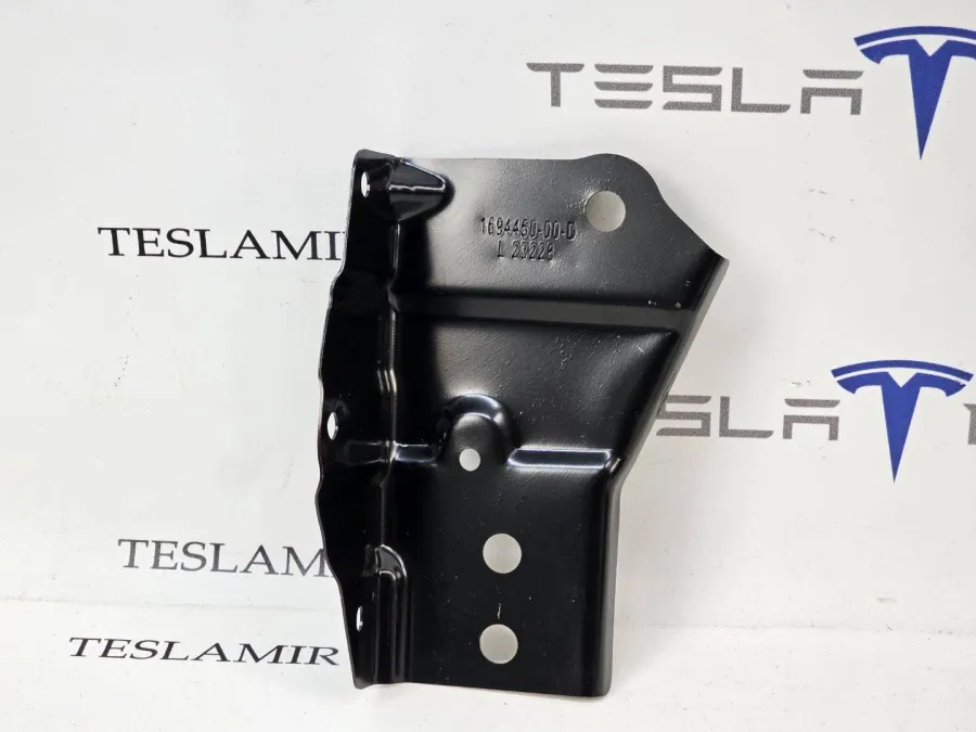 Кронштейн нижнего усилителя переднего бампера Tesla Model 3 2024 — фото 1