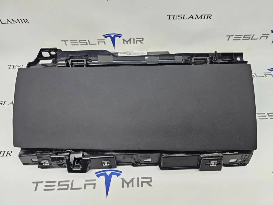 Бардачок Tesla Model S 2022 — фото 1