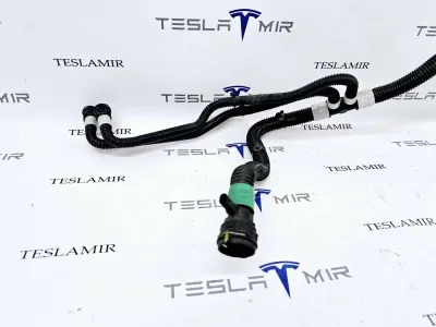Шланг системы охлаждения теплообменник (Chiller)-батарея Tesla Model Y 2022 — фото 2