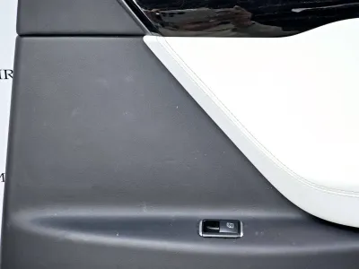 Обшивка двери задней правой Tesla Model X 2018 — фото 4