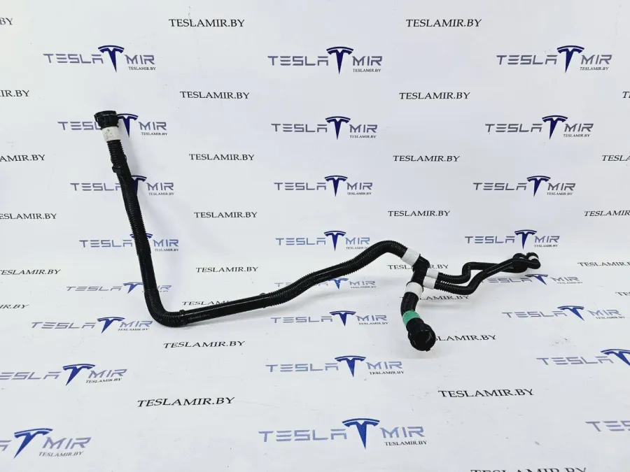 Шланг системы охлаждения теплообменник (Chiller)-батарея Tesla Model Y 2021 — фото 1