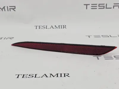 Катафот заднего бампера (отражатель) левый Tesla Model S 2018