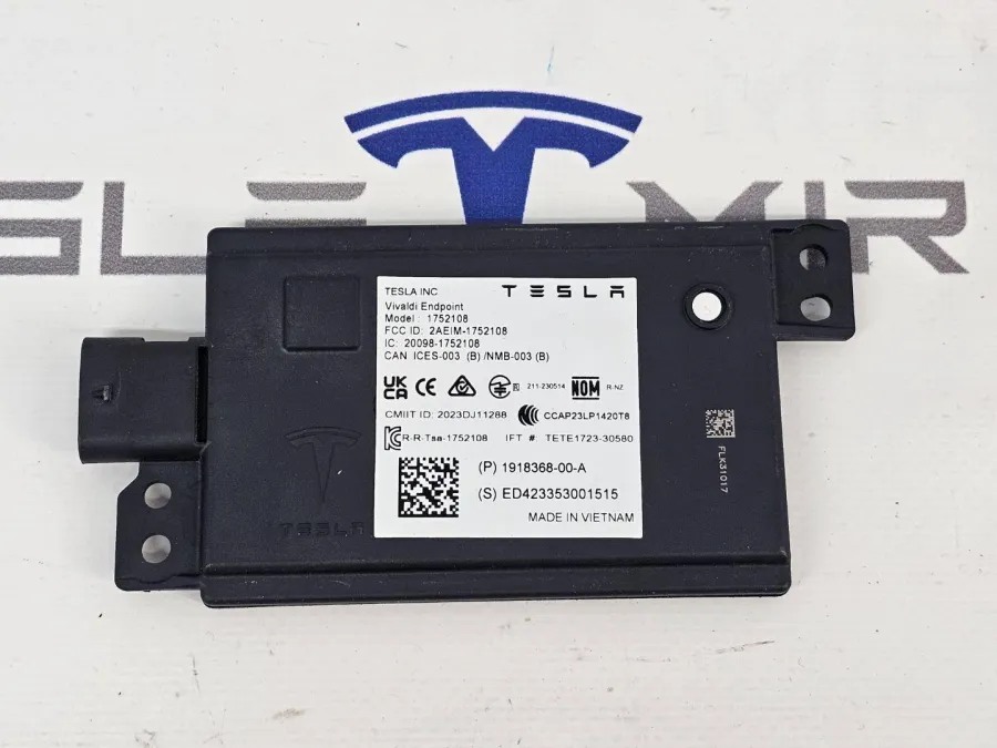 Bluetooth антенна Tesla Model Y 2025 — фото 1