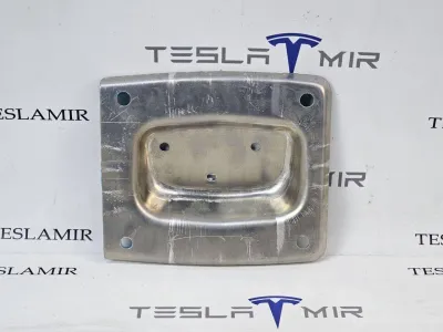 Кронштейн усилителя заднего бампера Tesla Model 3 2024 — фото 2