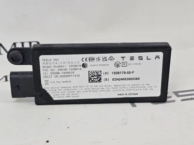 Bluetooth антенна Tesla Model Y 2024