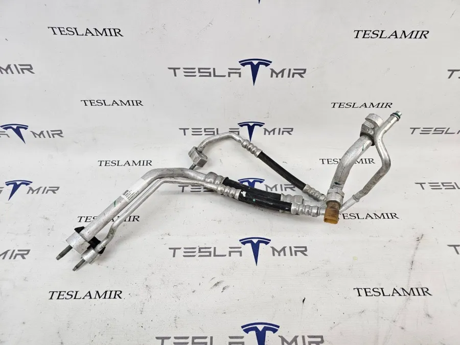 Трубка кондиционера Tesla Model X 2018 — фото 1