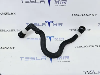 Шланг системы охлаждения заднего мотора Tesla Model 3 2019