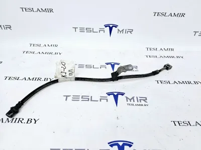Шланг тормозной передний правый Tesla Model 3 2019