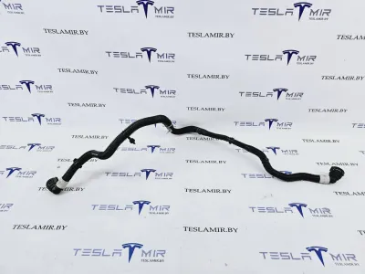 Шланг системы охлаждения заднего мотора Tesla Model 3 2023