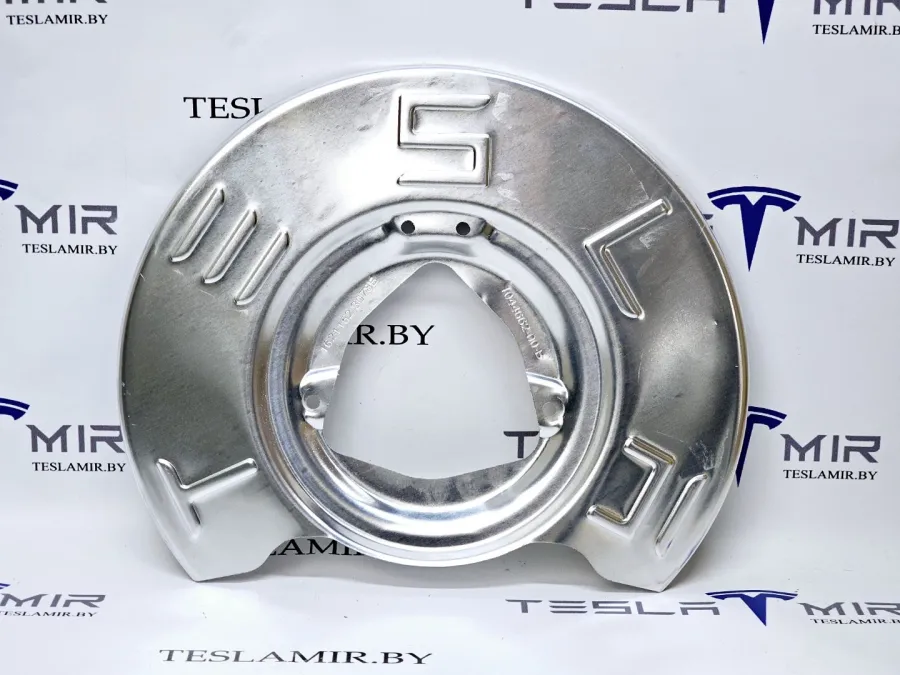 Кожух защитный тормозного диска передний Tesla Model Y 2021 — фото 1