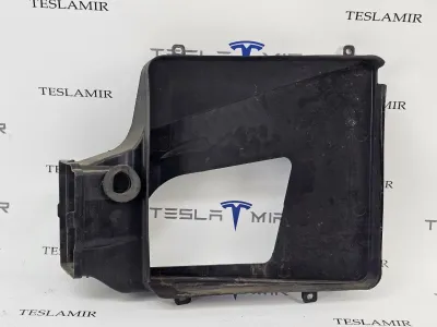 Воздуховод (дефлектор) радиатора (лопух) правый Tesla Model S 2018 — фото 3