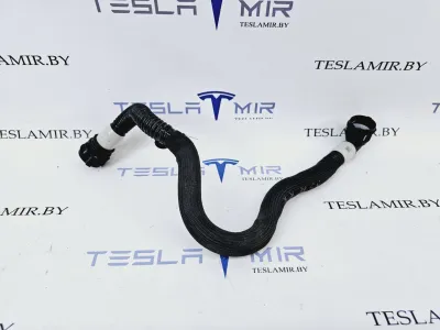 Шланг системы охлаждения заднего мотора Tesla Model 3 2023