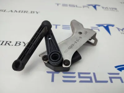 Датчик уровня пневмоподвески (положения кузова) задний правый Tesla Model S 2017