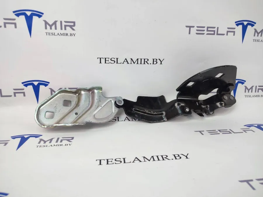 Петля капота левая Tesla Model 3 2024 — фото 1