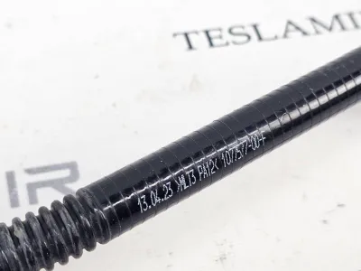 Патрубок системы охлаждения пластиковый передний левый Tesla Model 3 2024 — фото 2