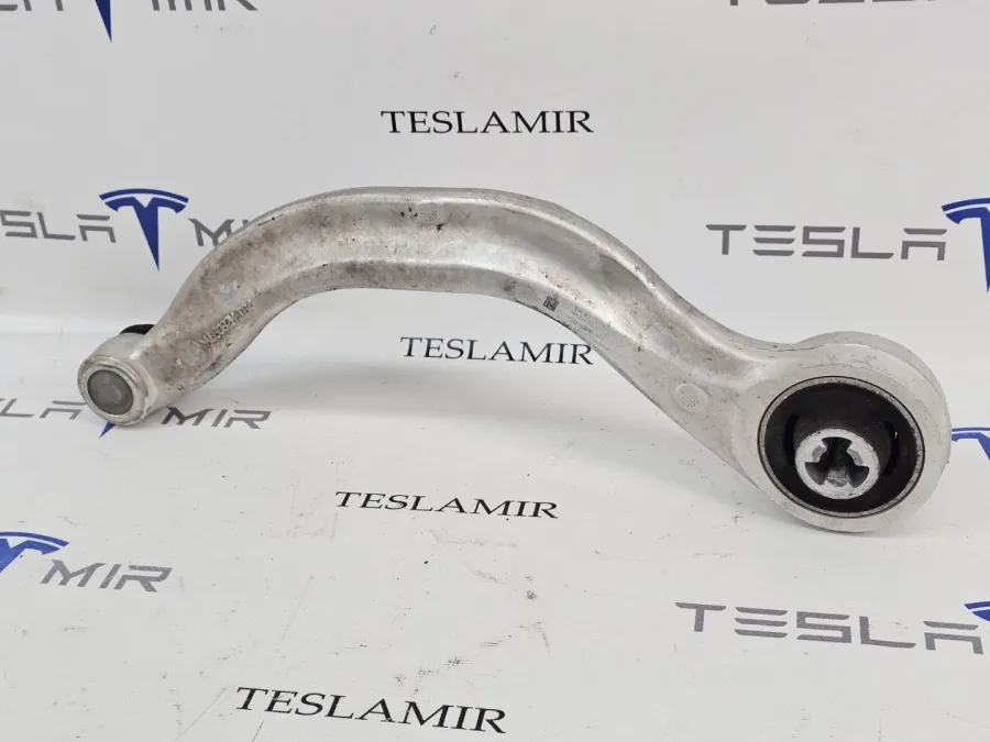 Рычаг передний продольный нижний (банан) левый Tesla Model 3 2024 — фото 1