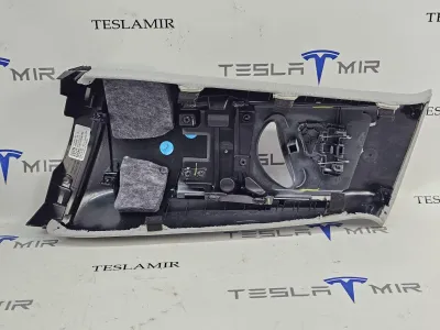 Накладка стойки B внутренняя правая верхняя Tesla Model Y 2025 — фото 3