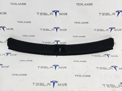 Отделка багажника (пластик) под замок Tesla Model Y 2025