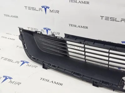 Решетка гриль декоративная основного радиатора (передний бампер) Tesla Model Y 2025 — фото 2