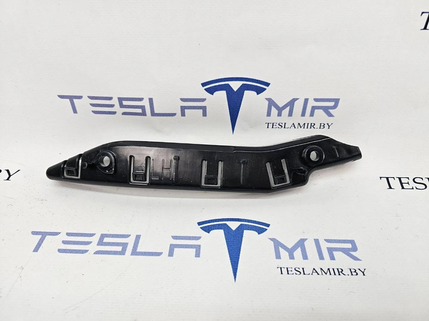 Кронштейн крепления бампера переднего левый Tesla Model Y 2021 — фото 1