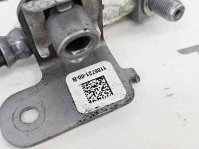 Шланг тормозной передний левый Tesla Model Y 2025 — фото 2