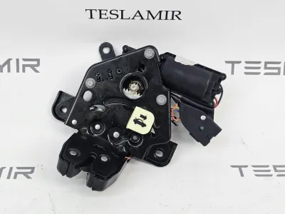 Замок багажника Tesla Model Y 2025