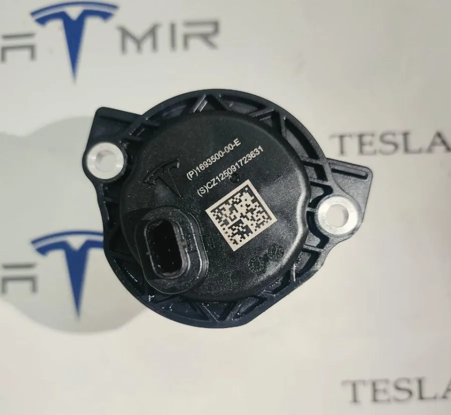 Масляный насос Tesla Model Y 2025 — фото 1