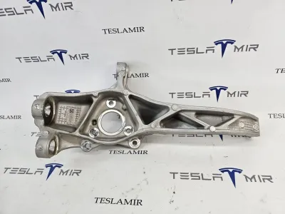 Кулак поворотный передний правый Tesla Model Y 2025
