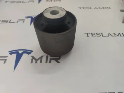 Сайлентблок переднего рычага (банана) Tesla Model S 2018