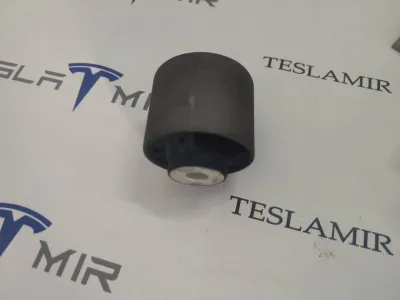 Сайлентблок переднего рычага (банана) Tesla Model S 2018 — фото 3
