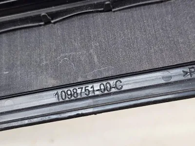 Вентиляционный клапан заднего багажника (жабры) Tesla Model 3 2024 — фото 3