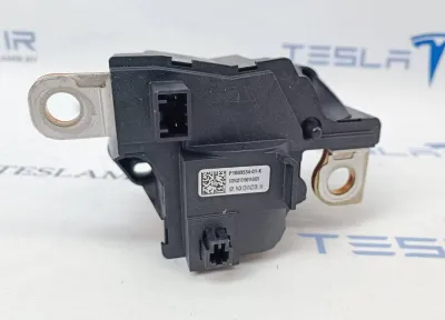 Контактор высоковольтной батареи Tesla Model 3 2019